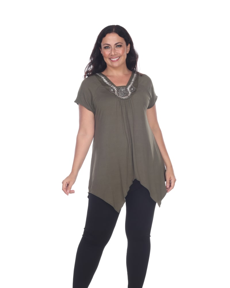 Front of a model wearing a size 1X Fenella Tunic Top in Olive by White Mark. | dia_product_style_image_id:257288